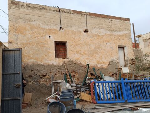 Antigua Consulta Médica y antiguo Almacén B. El Chuche