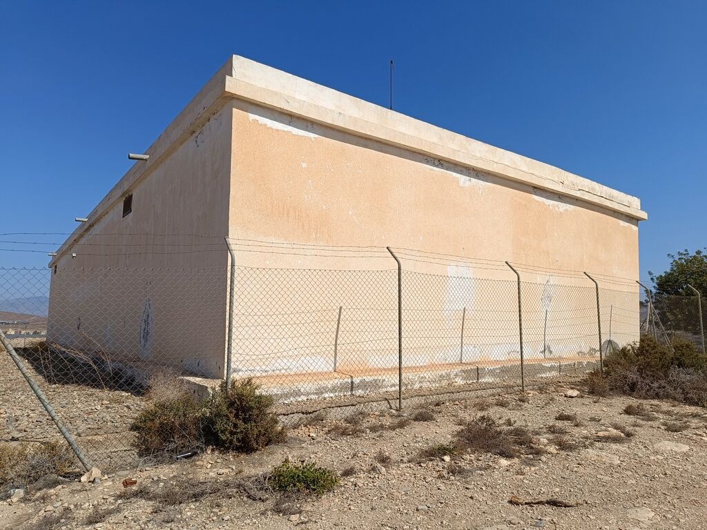 Depósito Nuevo para el Agua