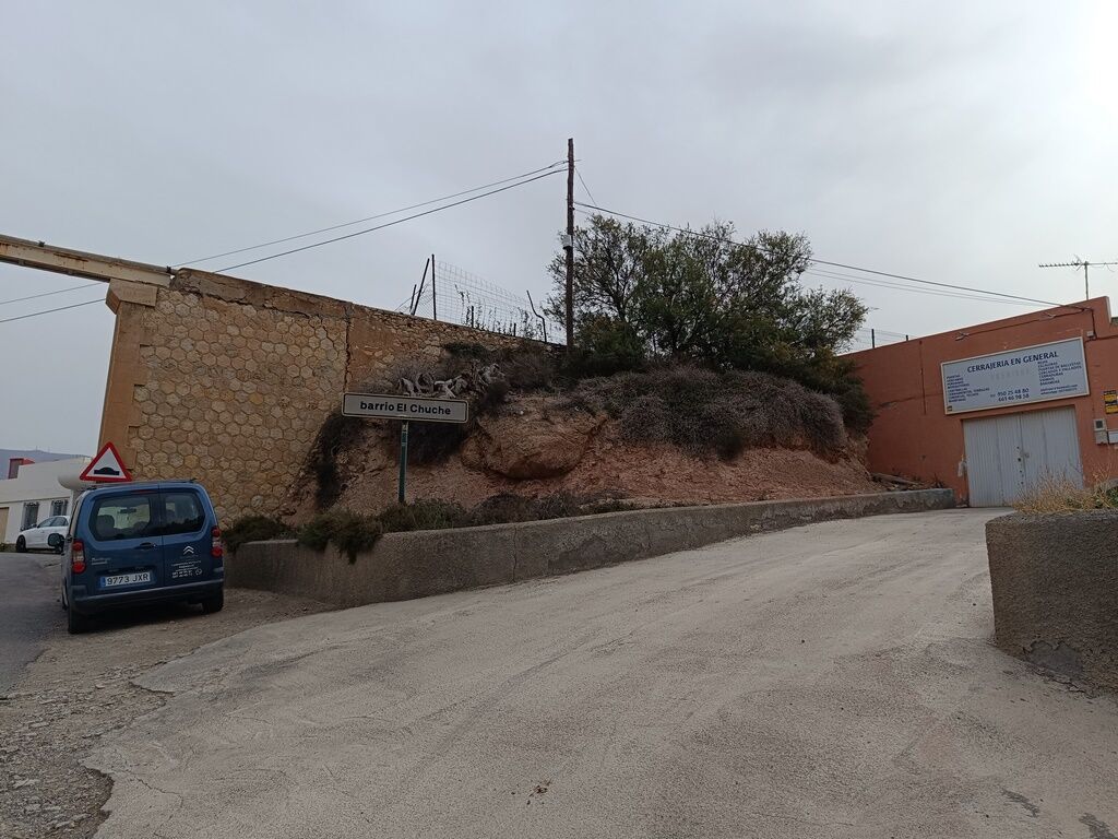 Solar Barrio El Chuche 17 (junto a parque infantil)