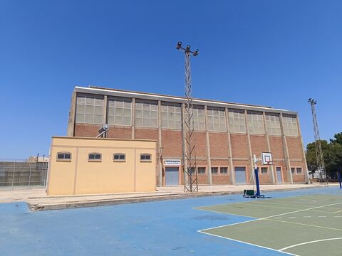 Frontón Municipal Cubierto / Pistas de Pádel